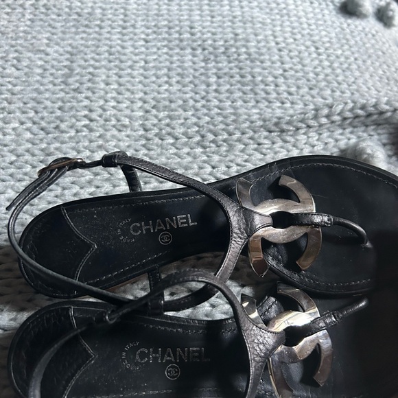 Chanel silver “logo” sandals black size 38.5. Great condition. No box - Picture 6 of 7